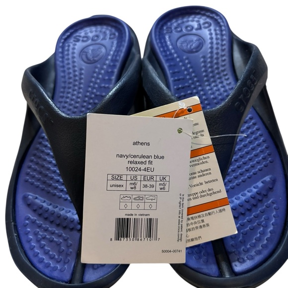 CROCS Navy and Cerulean Blue Sandals Men’s Size 6 Women’s Size 8 - Picture 2 of 7